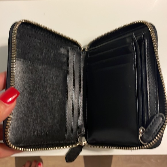 DKNY Wallet - Picture 3 of 6